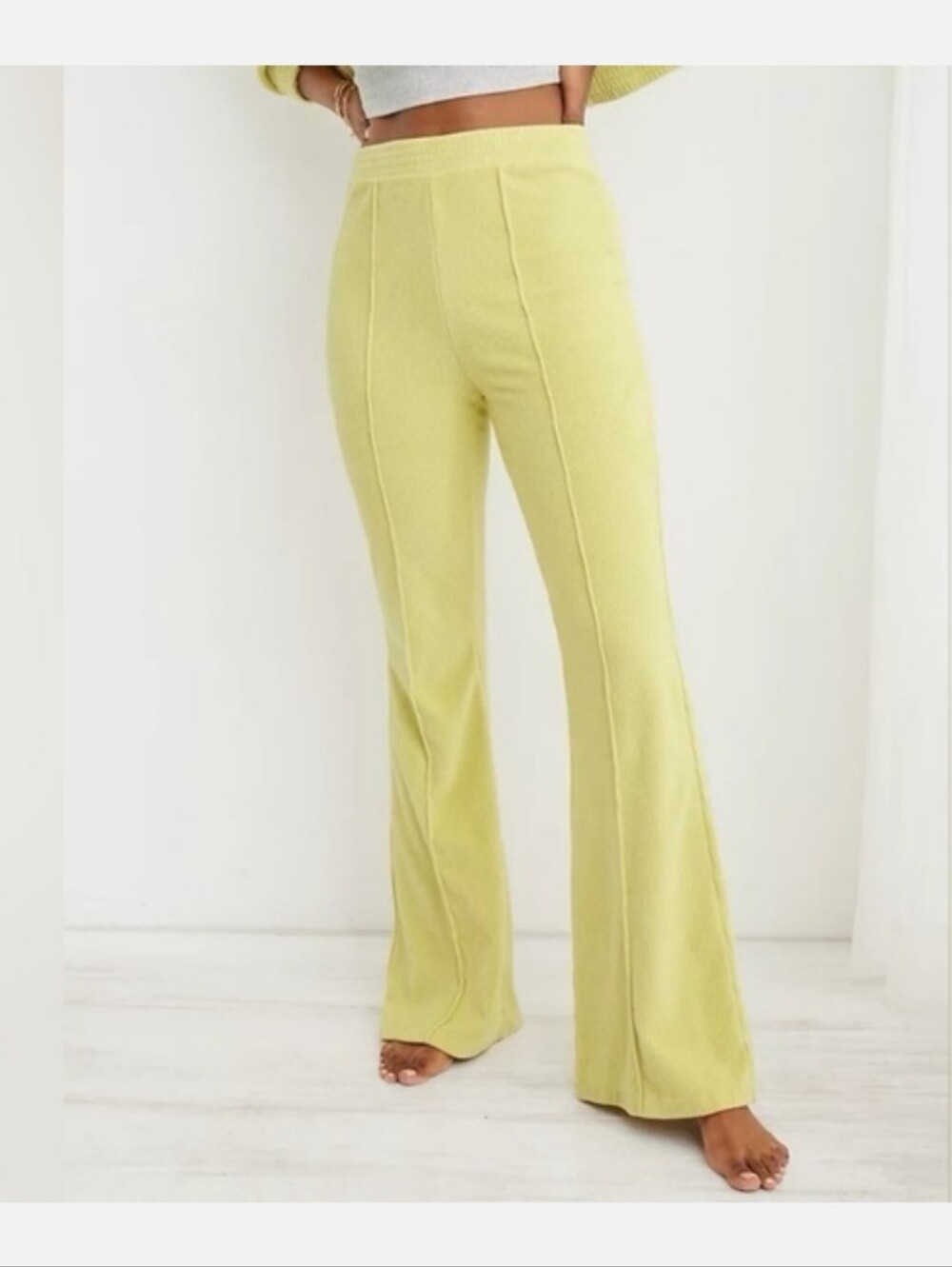 Aerie groove on front seam lime green flare leg corduroy pants size XL brand new